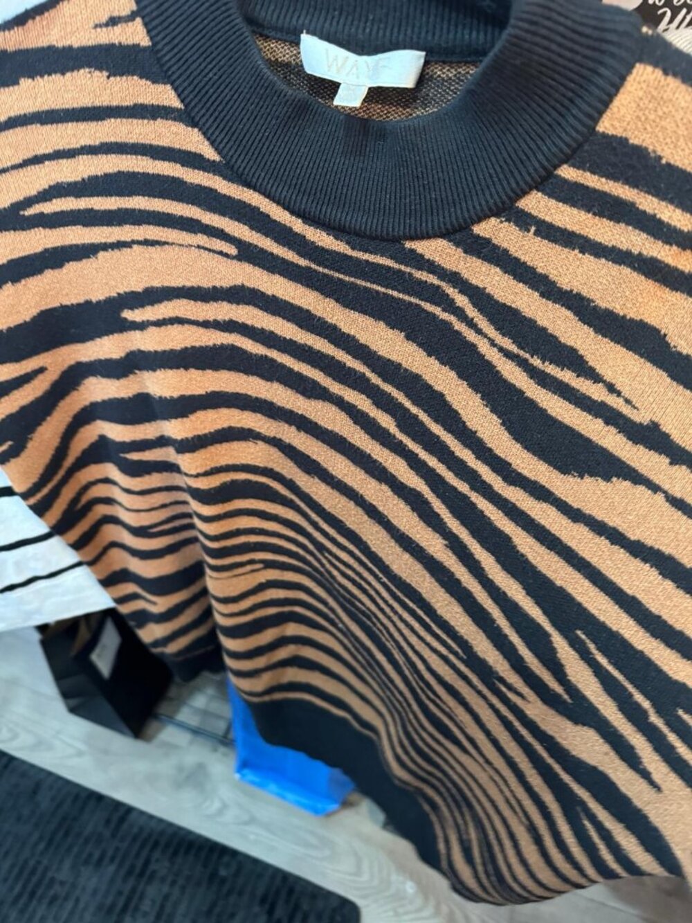 Wayf sweater. - Picture 3 of 4
